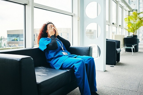 MOST NURSES ATTRIBUTE WELL-BEING STRUGGLES TO STAFFING SHORTAGES