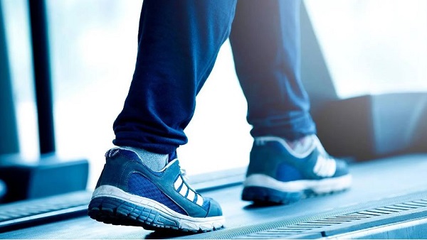 Peripheral artery disease: Leg pain, leg cramps, lingering foot wounds among symptoms
