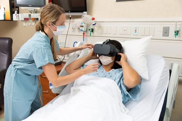 Mayo Clinic researchers and surgeons test virtual reality to calm presurgery jitters