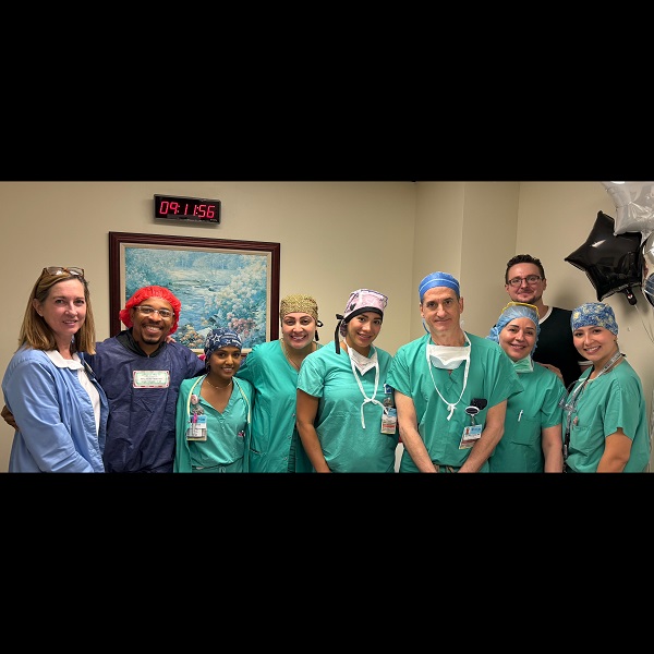 Holy Cross Health Surgeon Michael Perez, MD, Performs Milestone 1,000th Robotic Surgery Using da Vinci Xi Surgical System