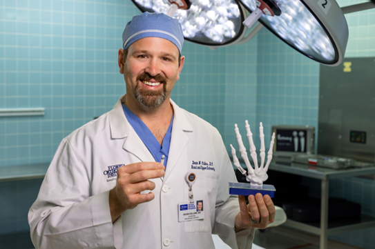 Tampa General Hospital and Florida Orthopaedic Institute Perform Florida’s First TOUCH CMC Prosthesis Surgery, Advancing Care for Thumb Arthritis